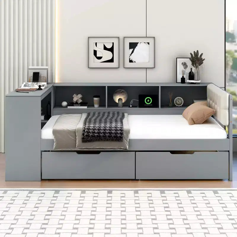 Letto a piattaforma Twin/Full Size con ripiani, cassetti, stazione di ricarica, testiera imbottita e scrivania, crema/grigio