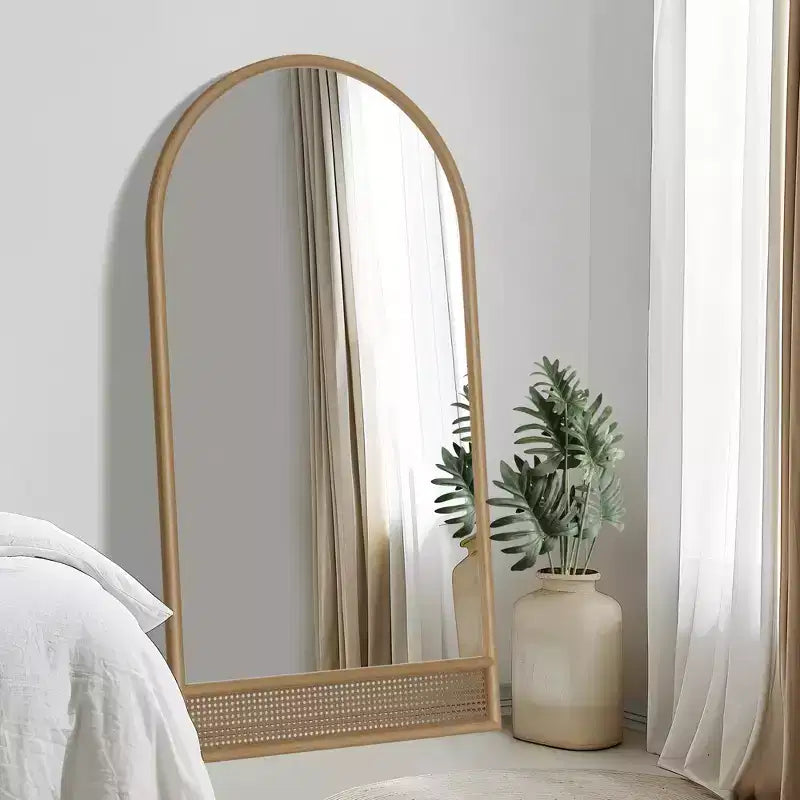 Specchio a figura intera 71x37 in rattan con cornice in legno massello ad arco e specchio HD, con cornice in legno arrotondata e ispessita per camera da letto, ingresso, soggiorno, guardaroba